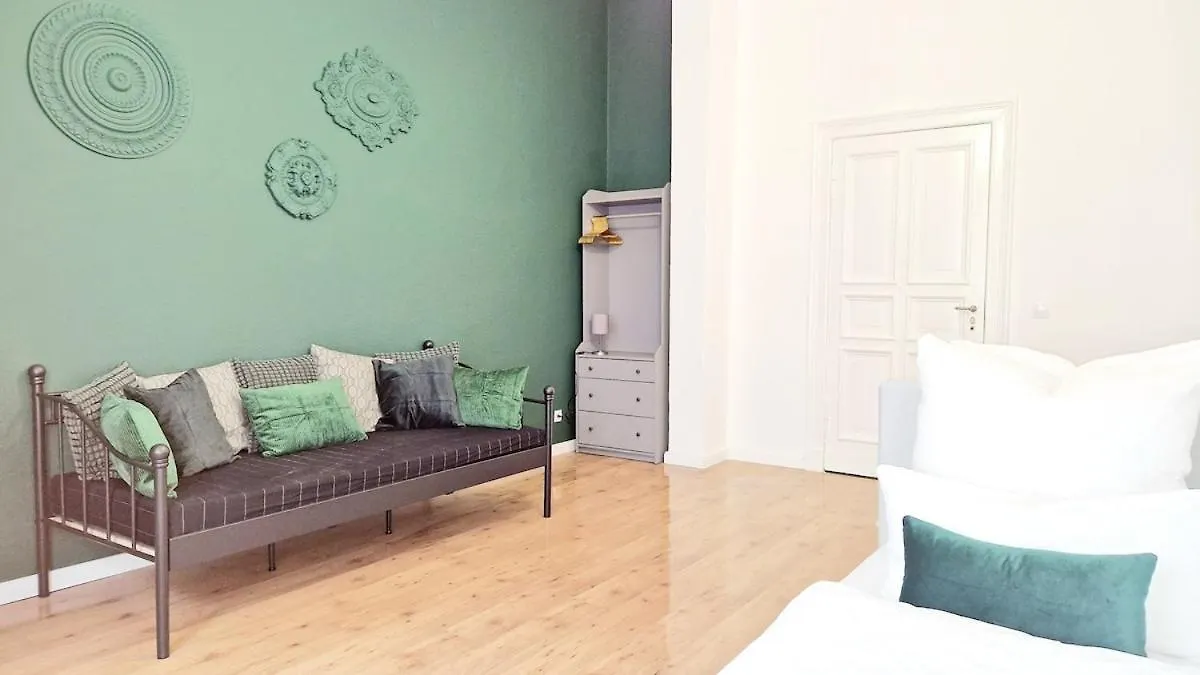 Green Apartment 3-Room Treptower Park Berlin