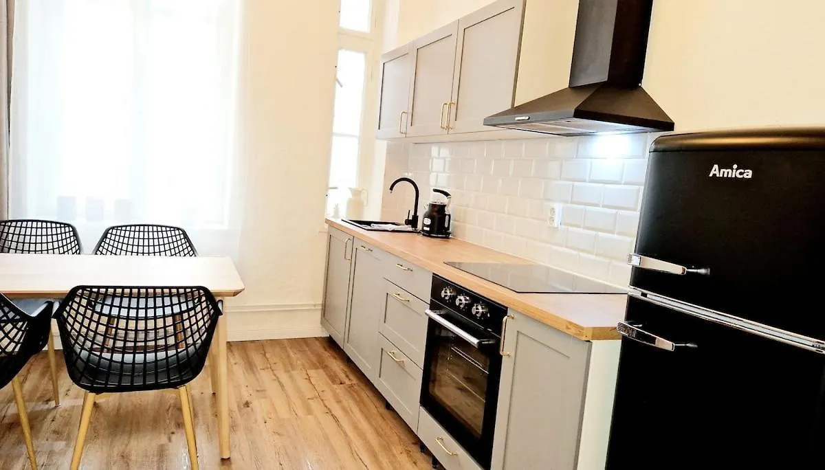 Green Apartment 3-Room Treptower Park Berlin