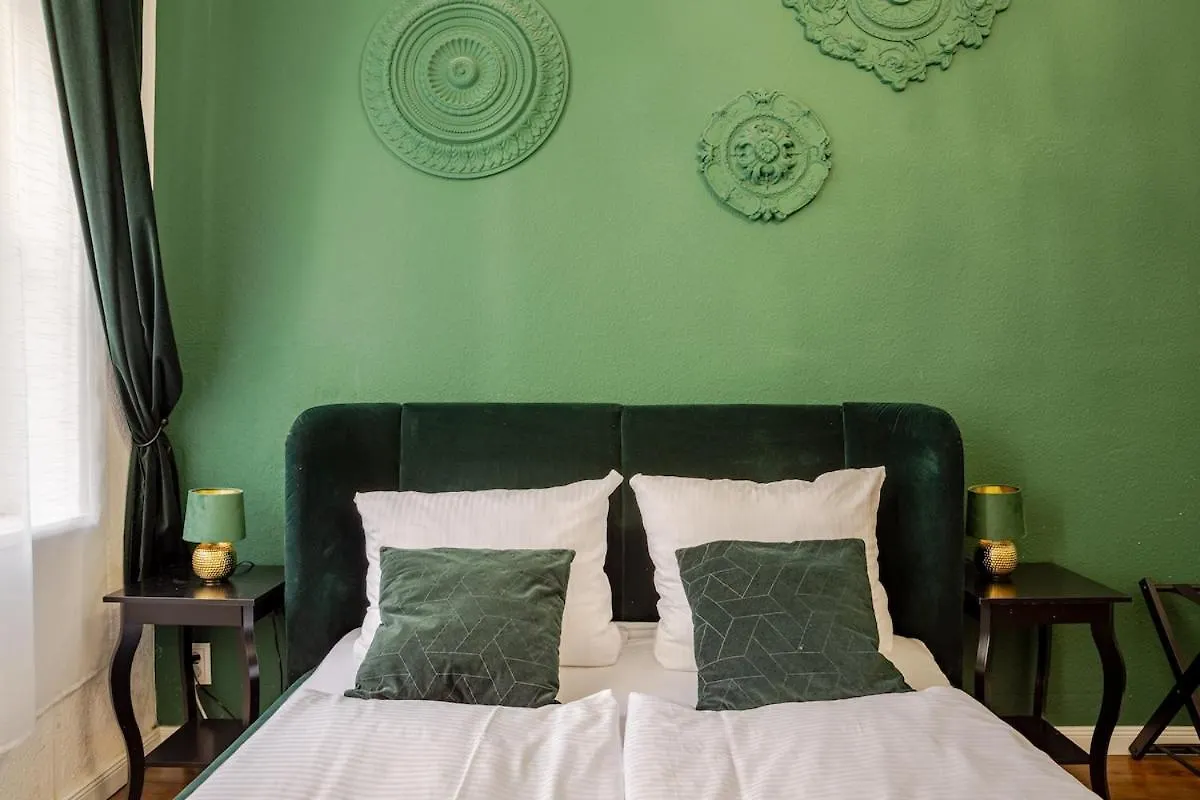 Green Apartment 3-Room Treptower Park Berlin