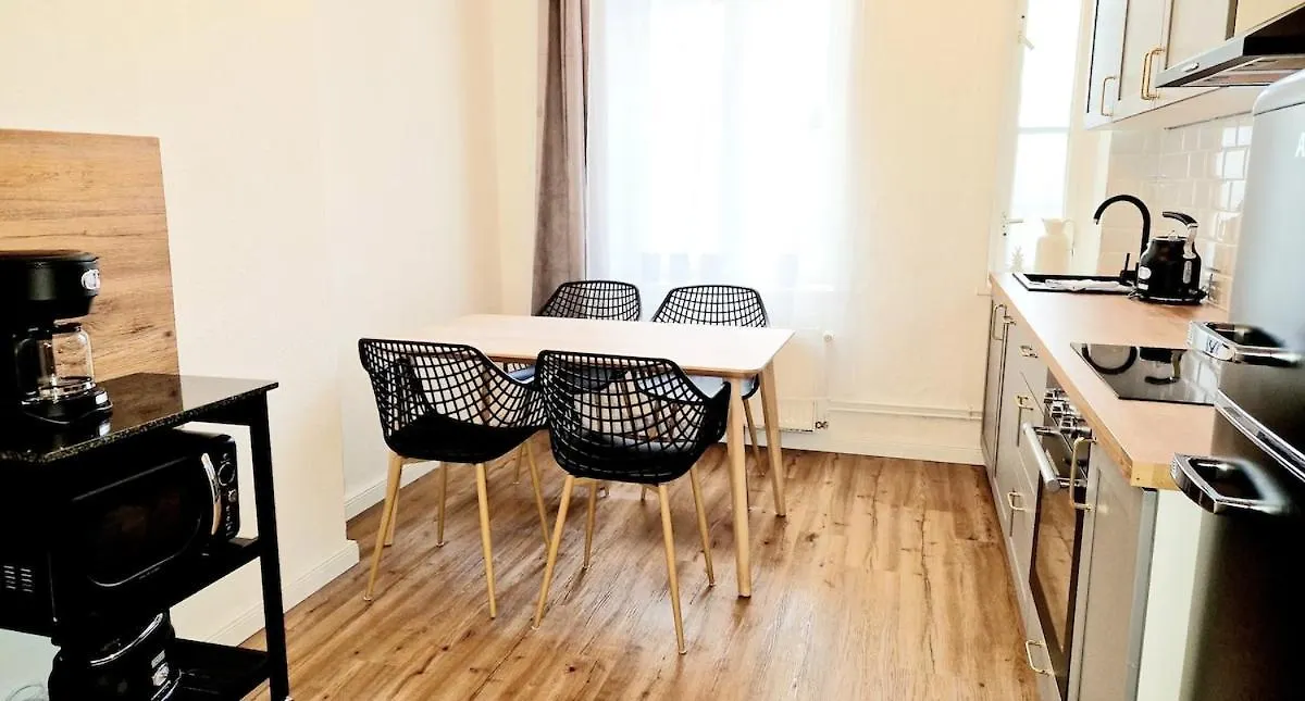 Green Apartment 3-Room Treptower Park Berlin