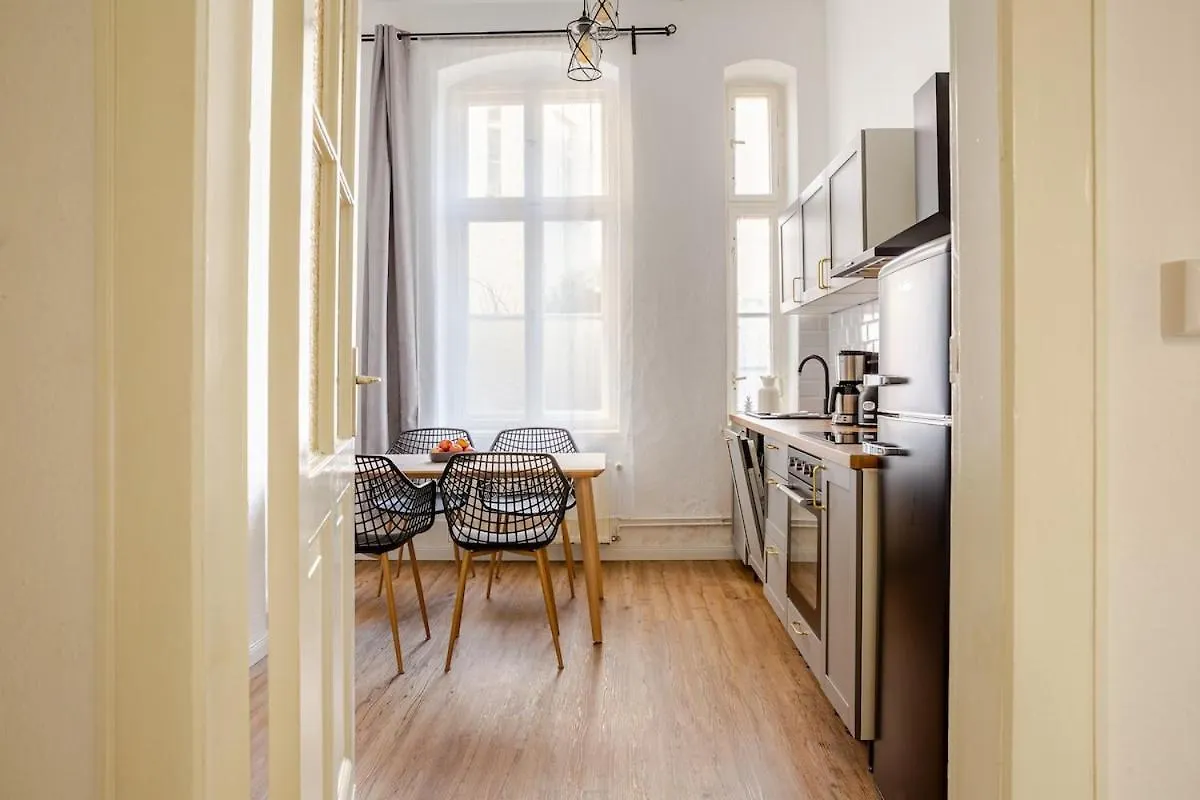 Green Apartment 3-Room Treptower Park Berlin