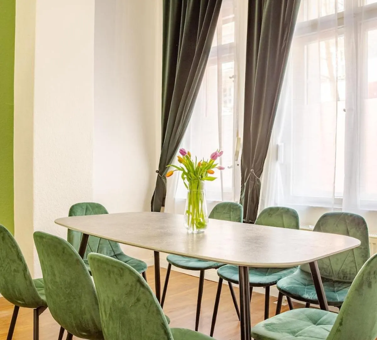 Green Apartment 3-Room Treptower Park Berlin