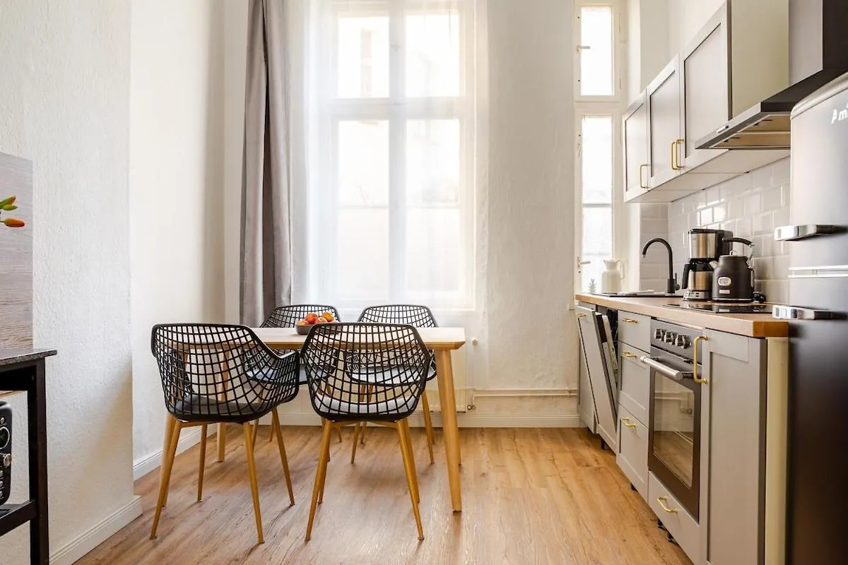 Green Apartment 3-Room Treptower Park Berlin