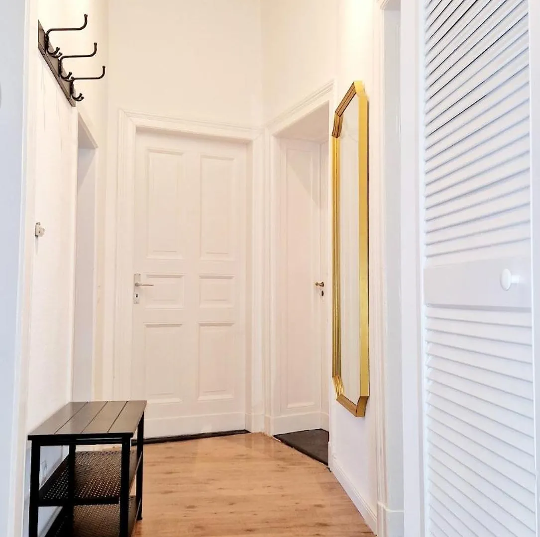 Green Apartment 3-Room Treptower Park Berlin
