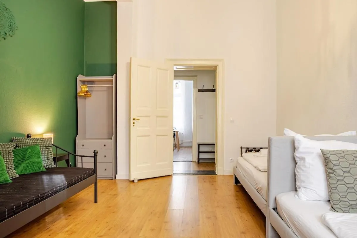 Green Apartment 3-Room Treptower Park Berlin