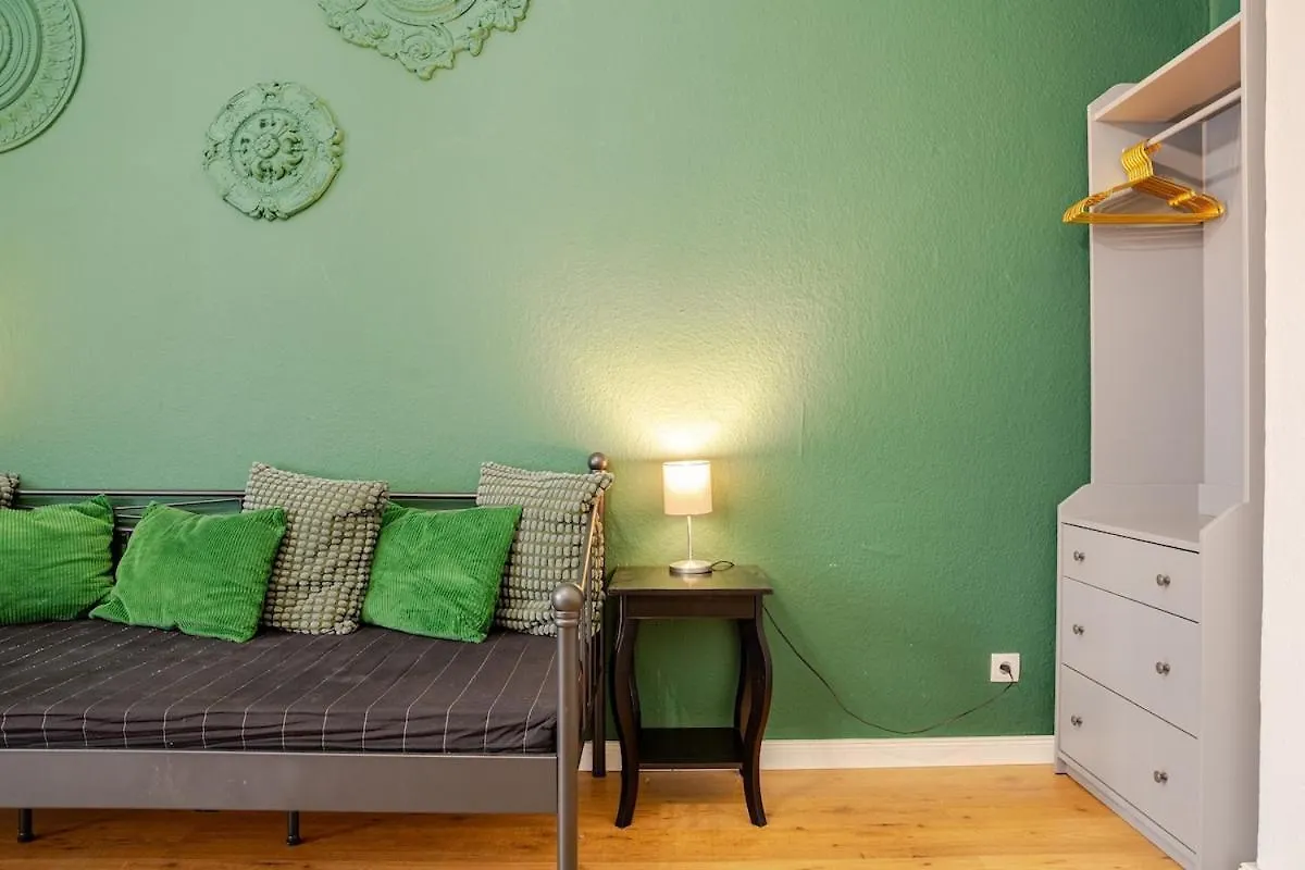 Green Apartment 3-Room Treptower Park Berlin