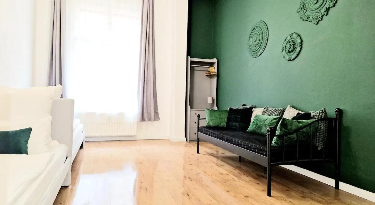 Green Apartment 3-Room Treptower Park Berlin 0*,  Tyskland
